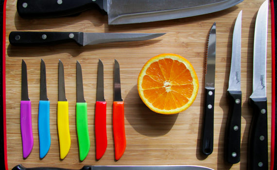 סכינים ותפוז